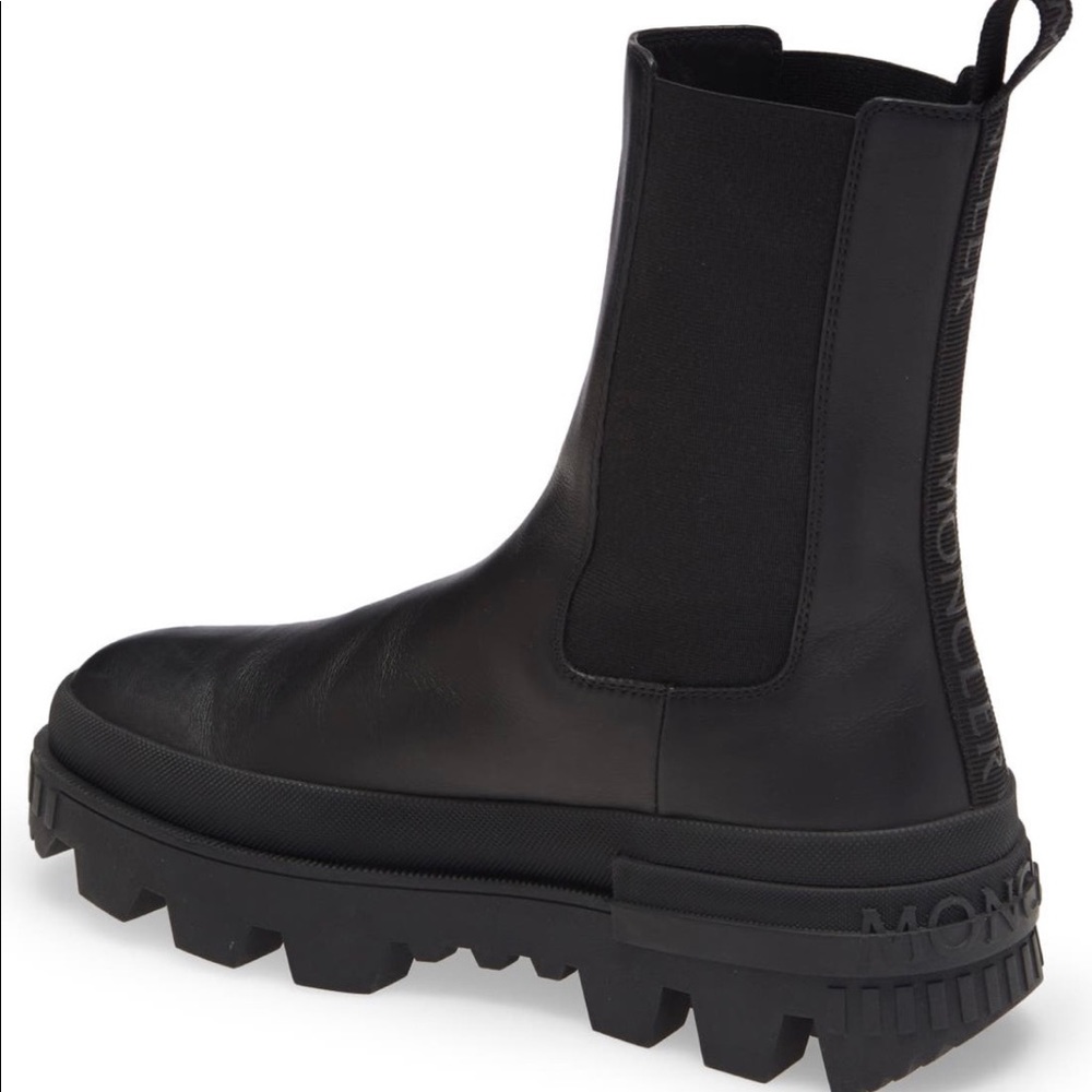 Moncler Coralyne Boots - Size 35.5 (Like New) - Picture 3 of 6